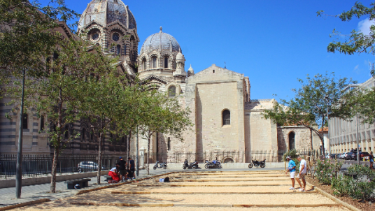 Pétanque, Pastis, Plus belle la vie : les clichés marseillais